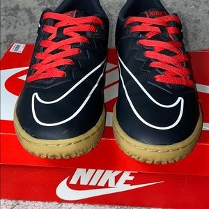 NIKE Hypervenom men's Indoor Soccer Size 10.5